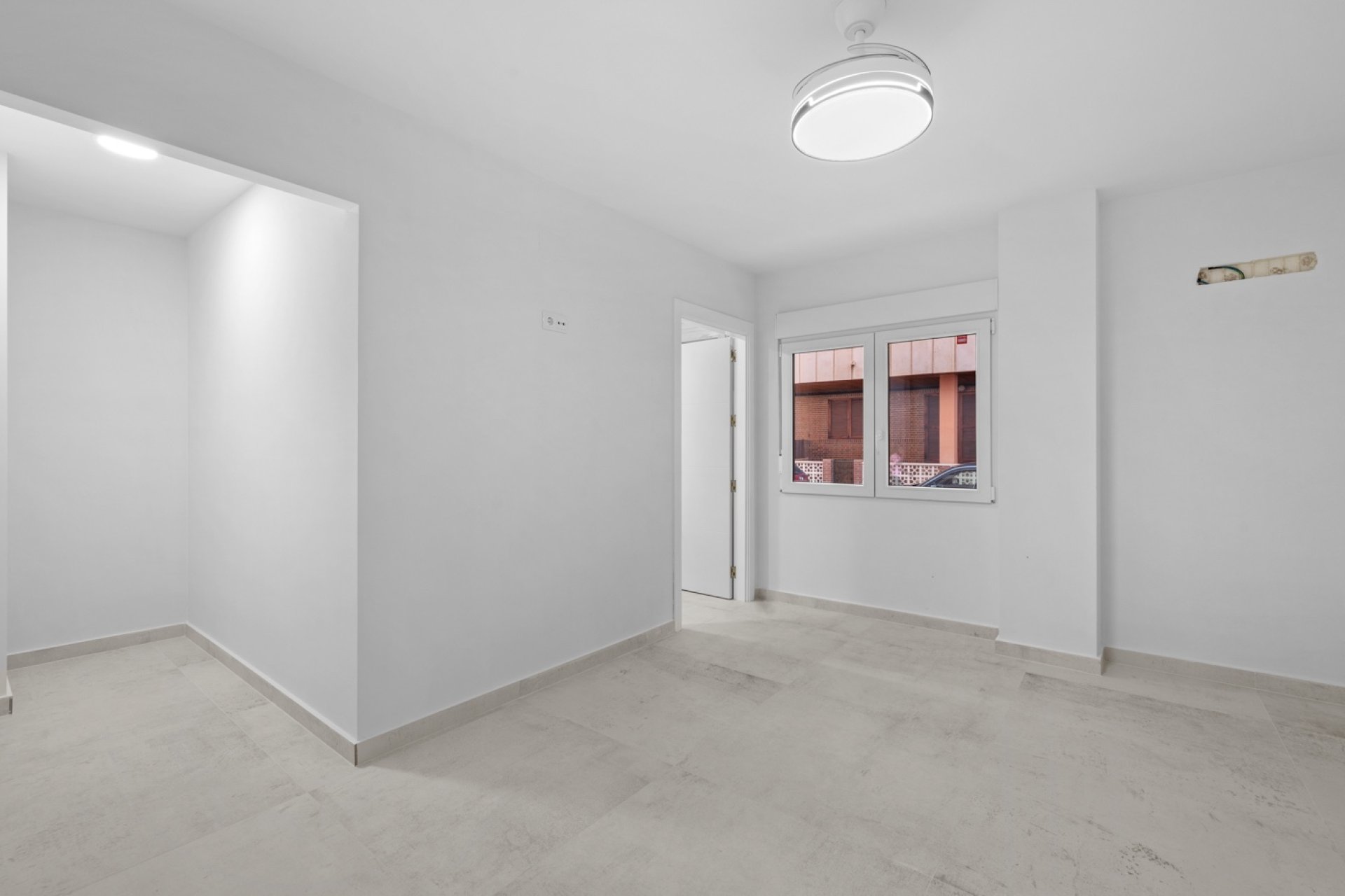 Resale - Apartment  -
Torrevieja - El Acequión - Los Náufragos