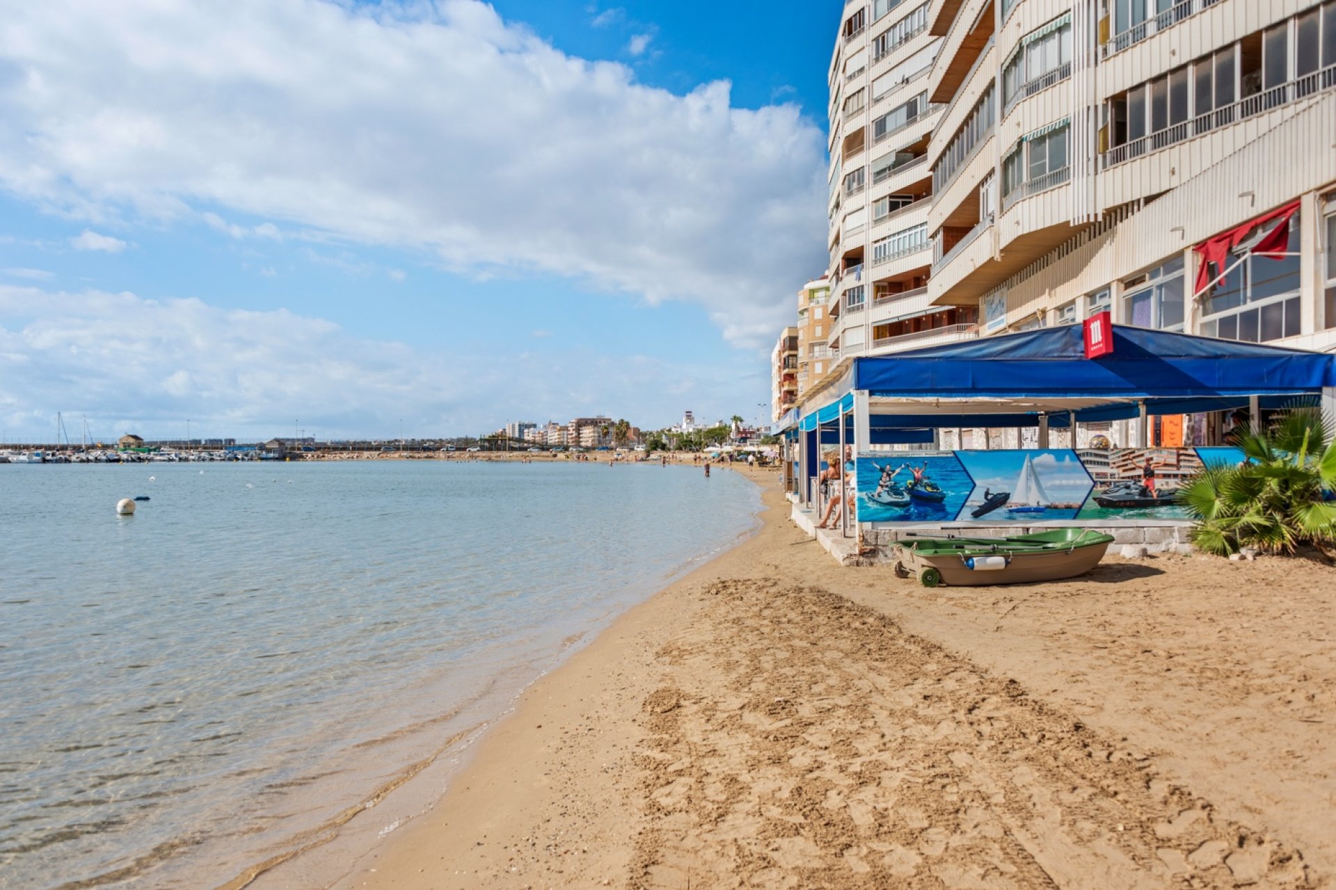 Resale - Apartment  -
Torrevieja - El Acequión - Los Náufragos