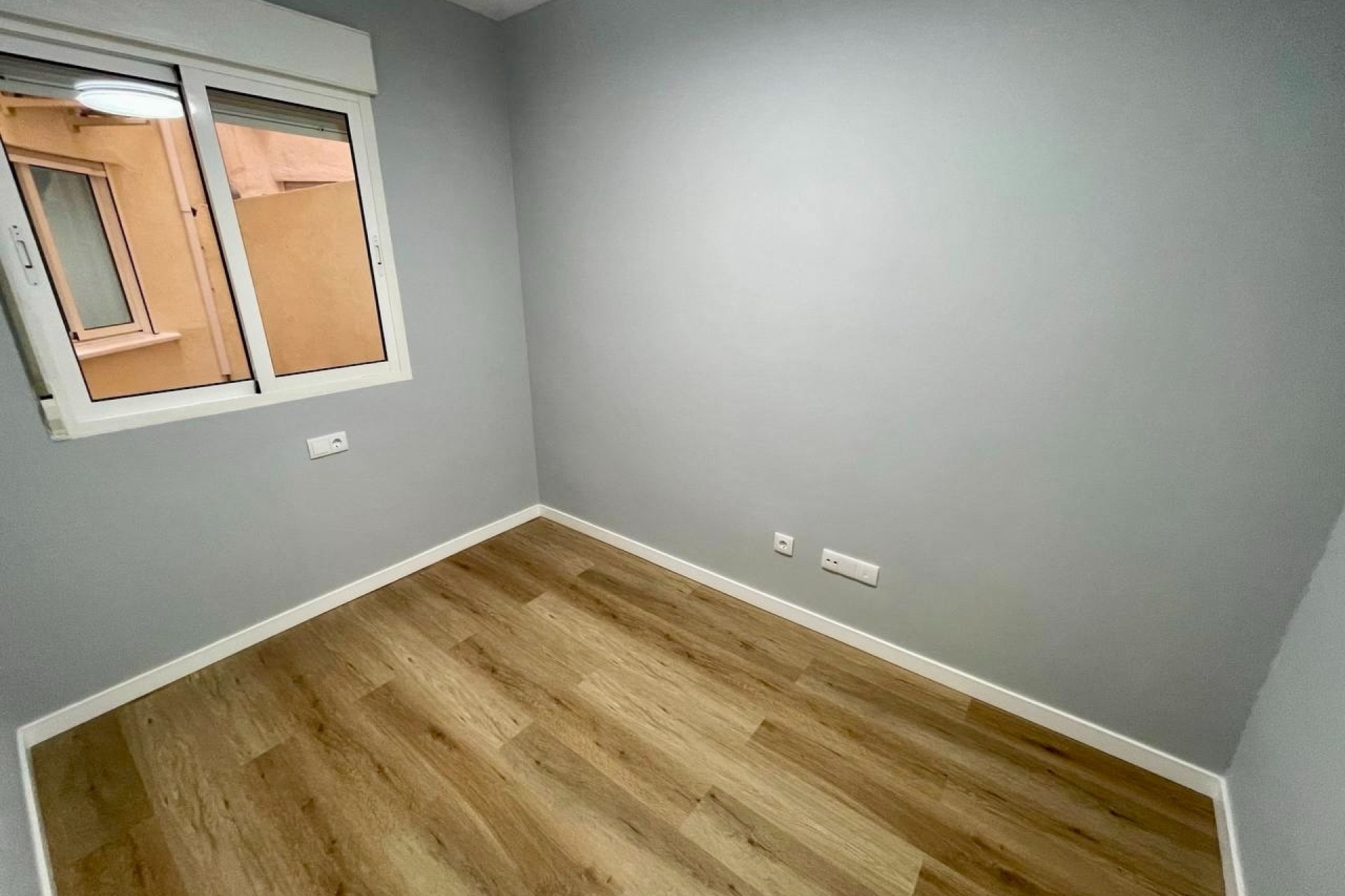 Resale - Apartment  -
Torrevieja - La Mata