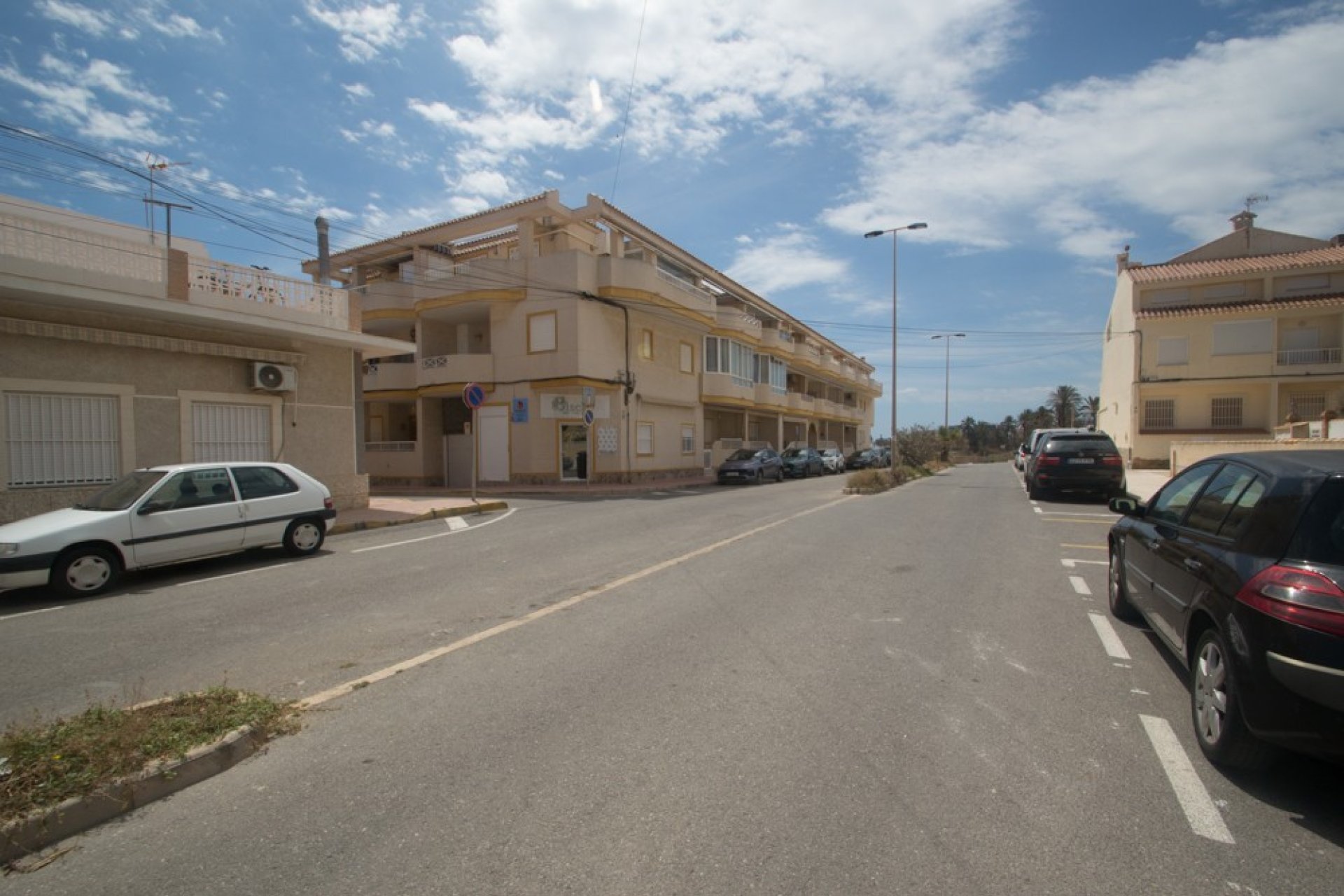 Resale - Apartment  -
Torrevieja - La veleta