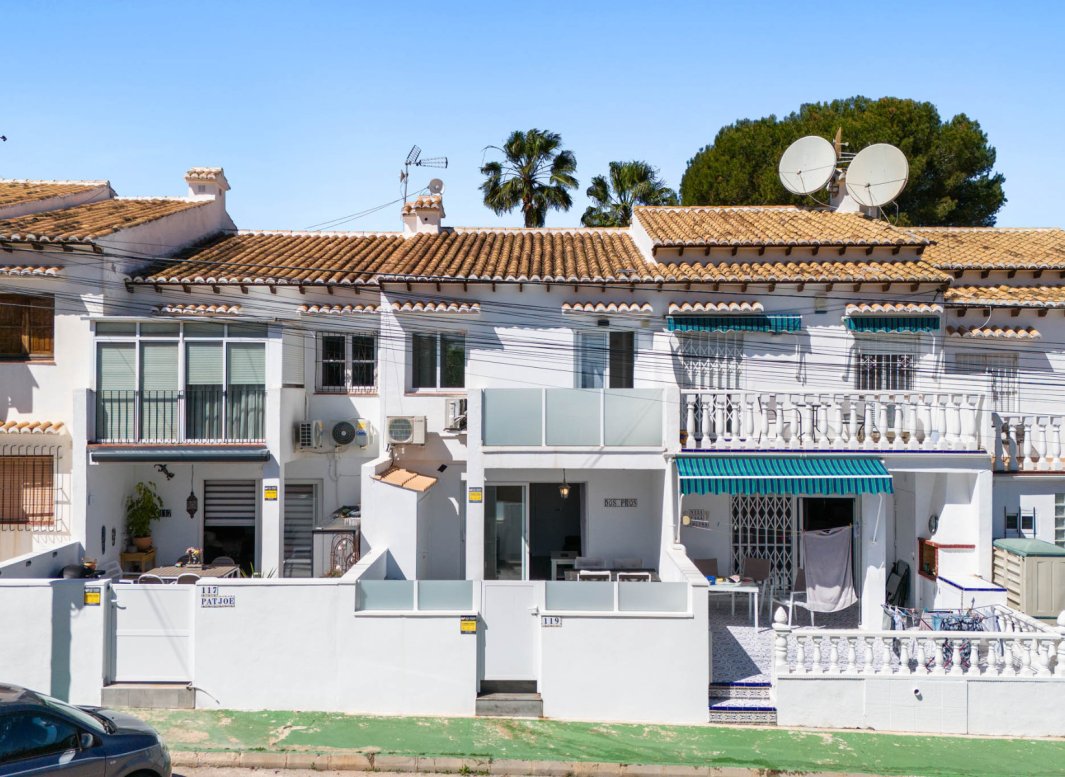 Resale - Apartment  -
Torrevieja - Lago Jardin
