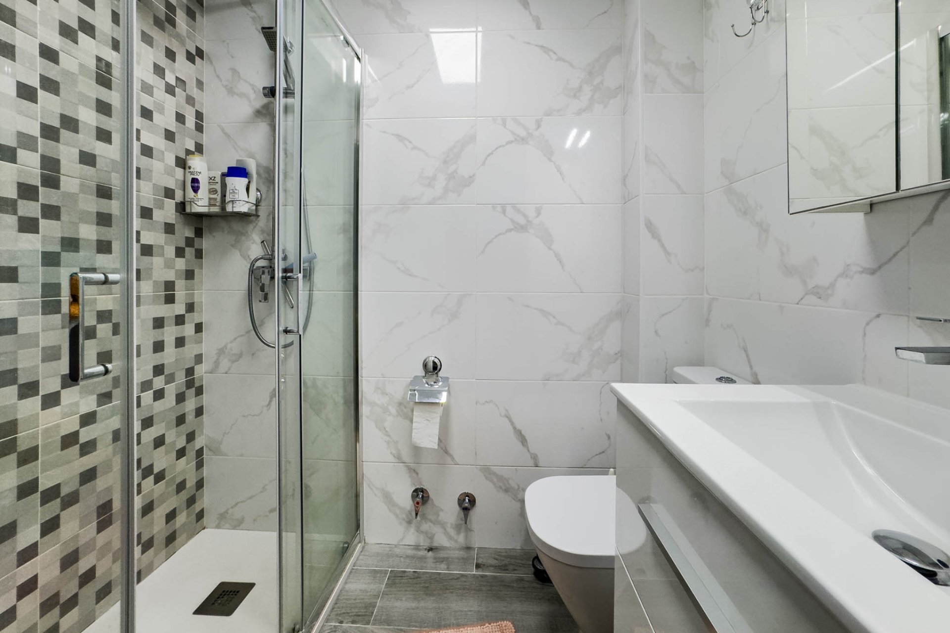 Resale - Apartment  -
Torrevieja - Lago Jardin