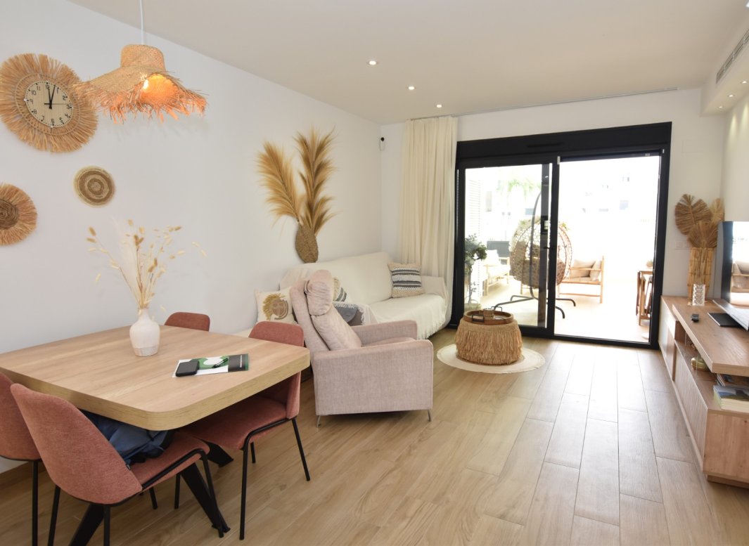 Resale - Apartment  -
Torrevieja - Los Balcones