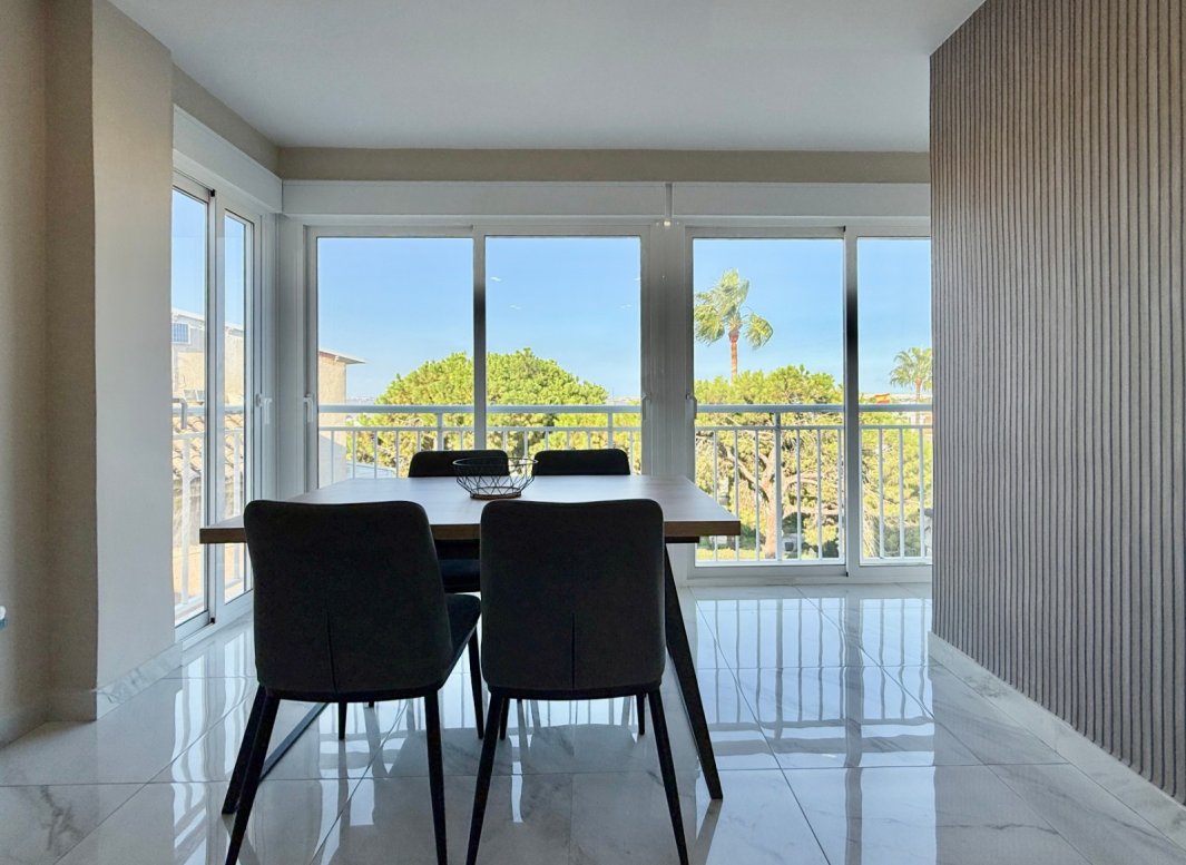 Resale - Apartment  -
Torrevieja - Los Balcones