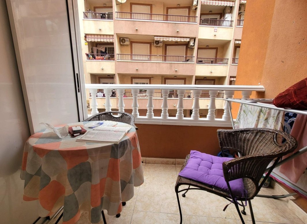 Resale - Apartment  -
Torrevieja - Parque de las Naciones
