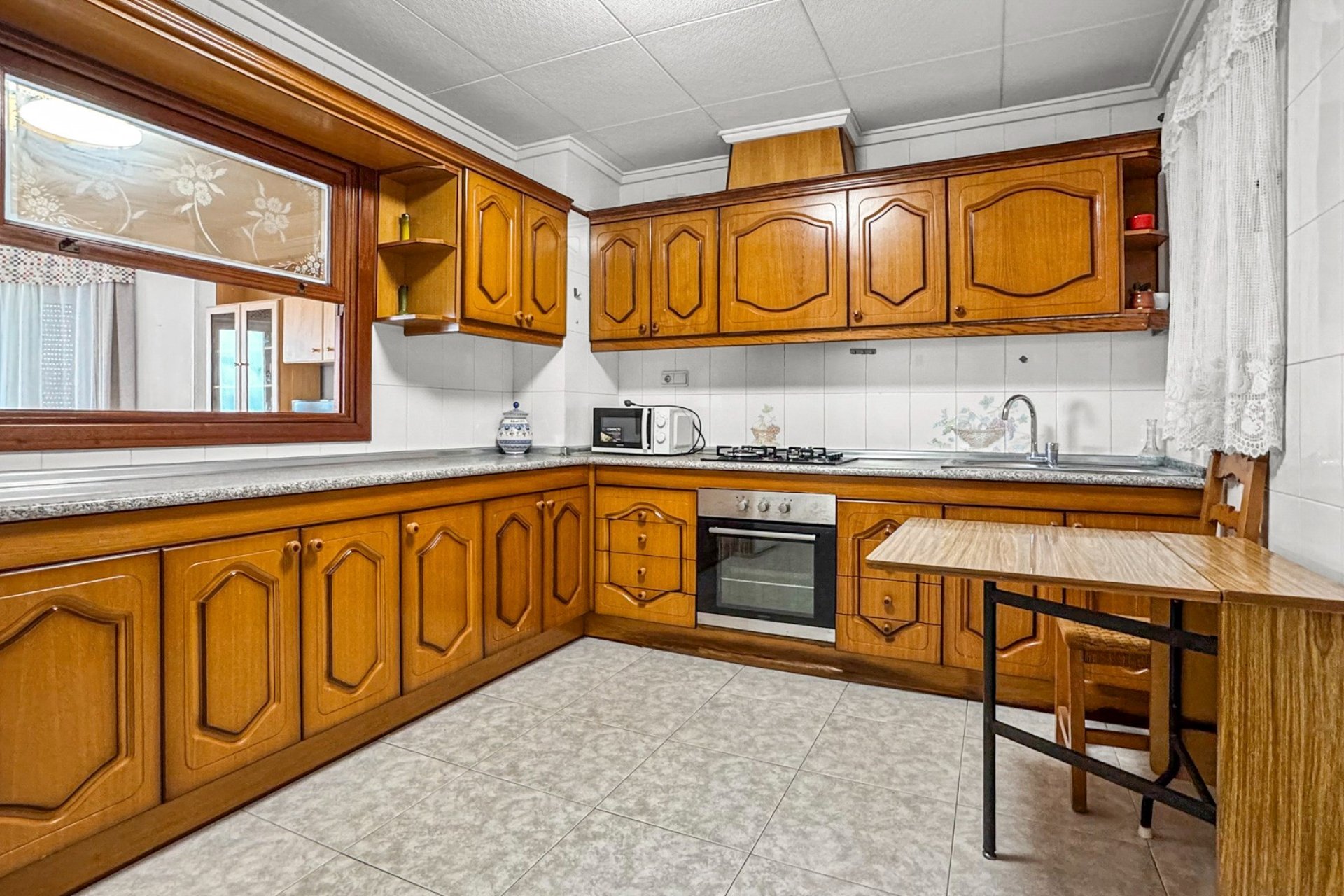 Resale - Apartment  -
Torrevieja - Playa de los Locos