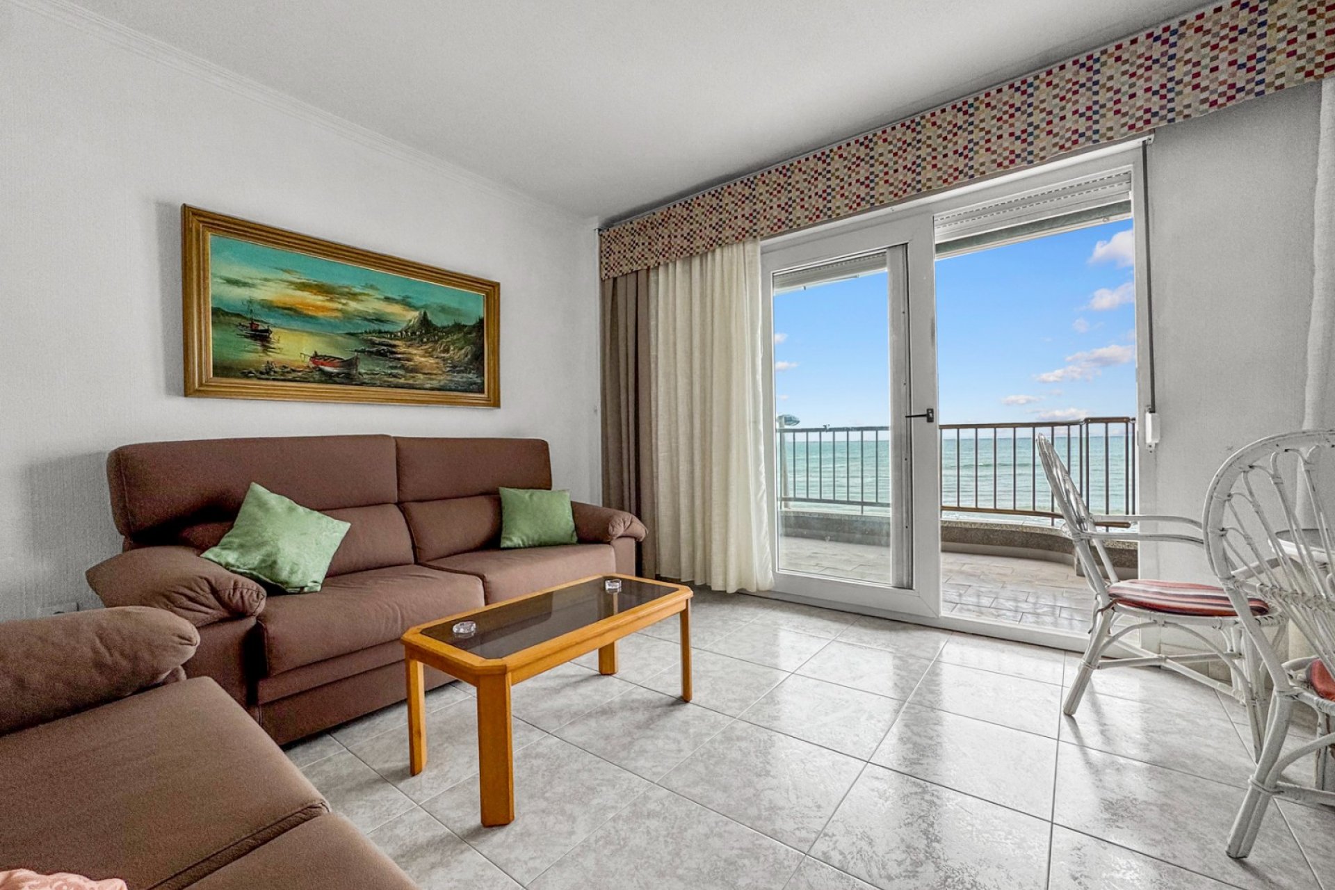 Resale - Apartment  -
Torrevieja - Playa de los Locos