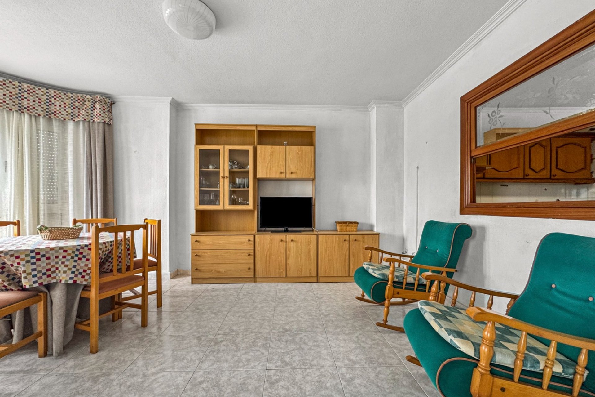 Resale - Apartment  -
Torrevieja - Playa de los Locos