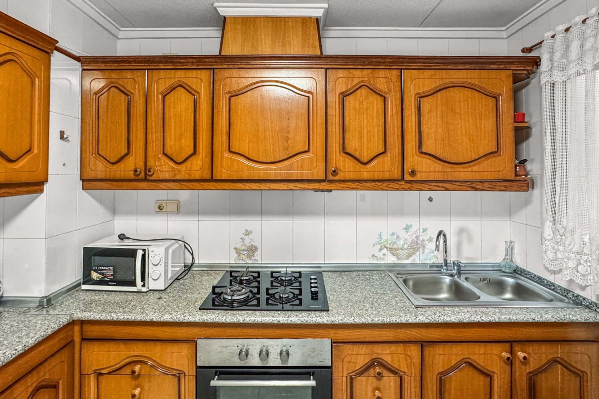 Resale - Apartment  -
Torrevieja - Playa de los Locos
