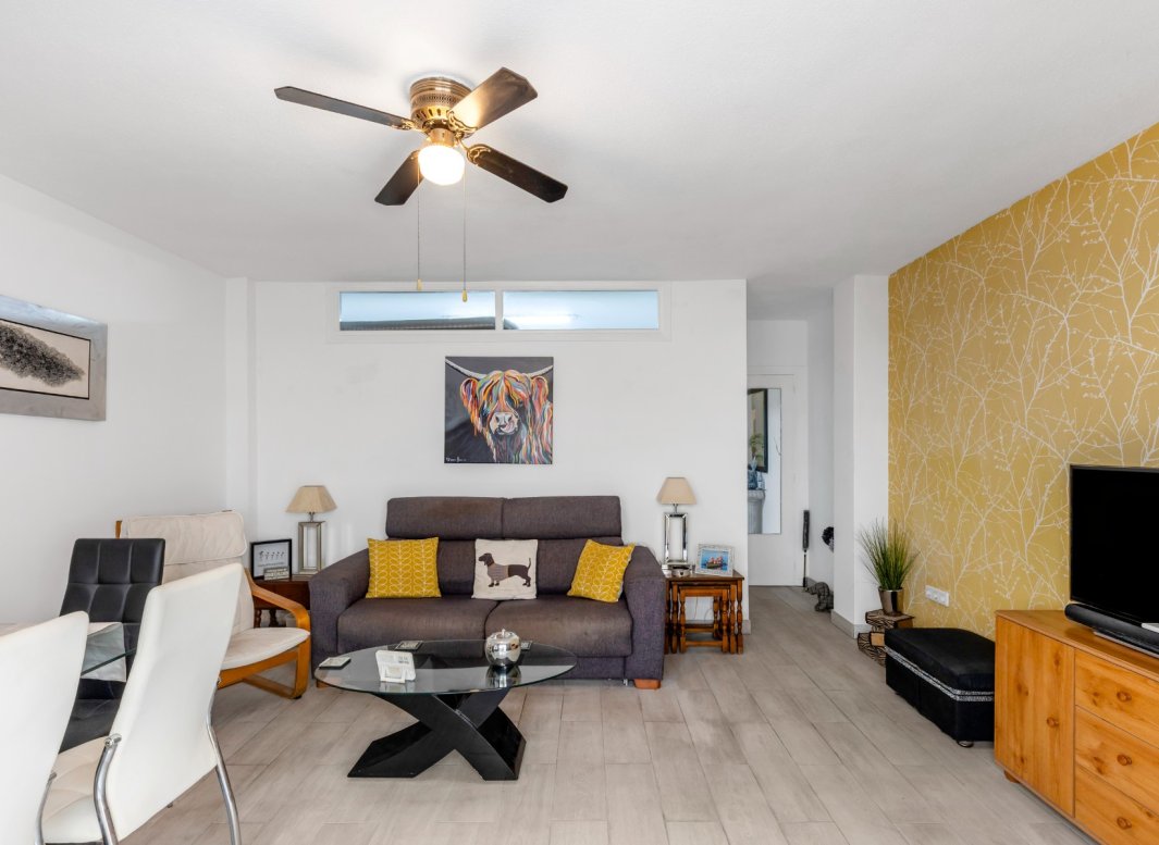 Resale - Apartment  -
Torrevieja - Playa del Cura