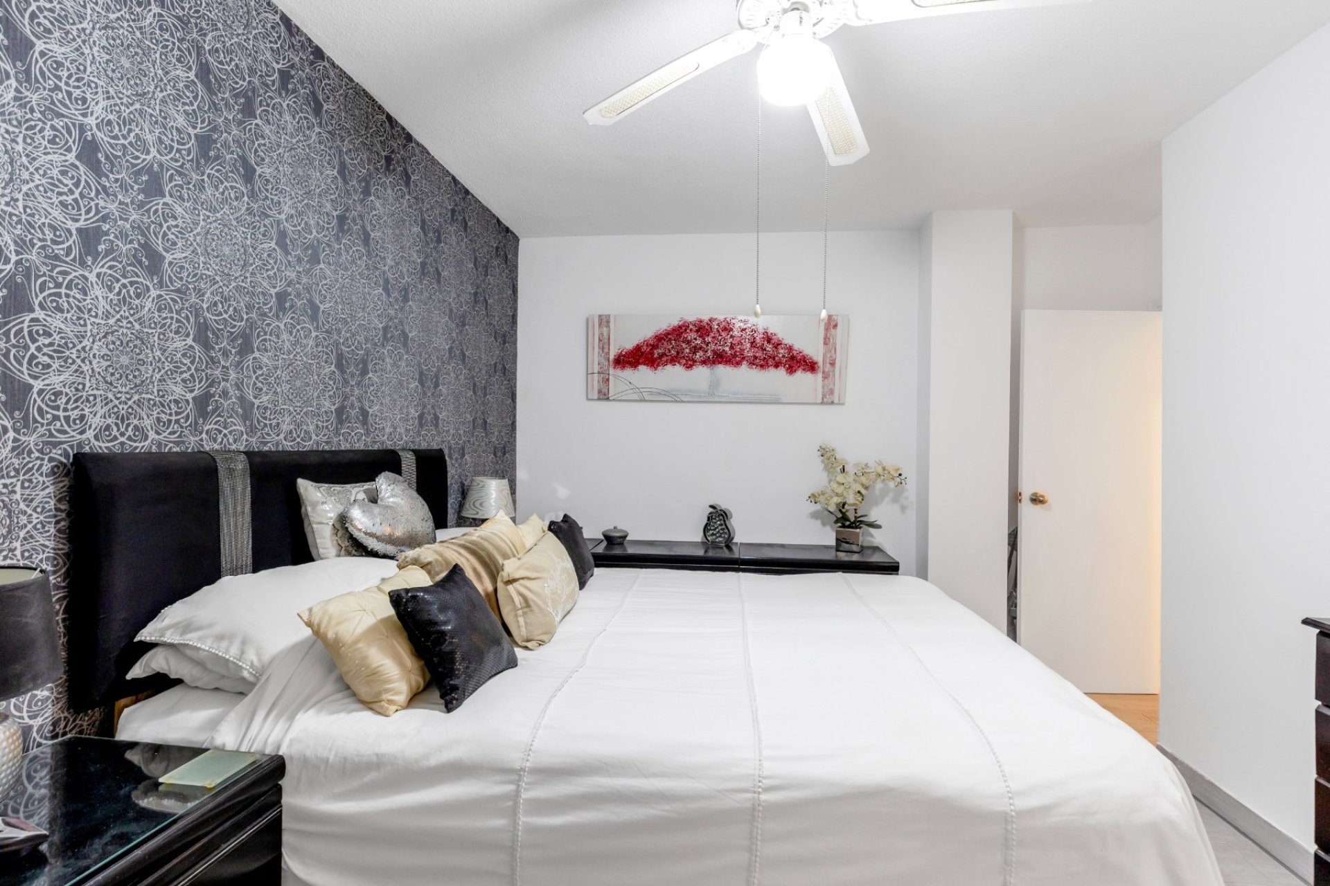 Resale - Apartment  -
Torrevieja - Playa del Cura