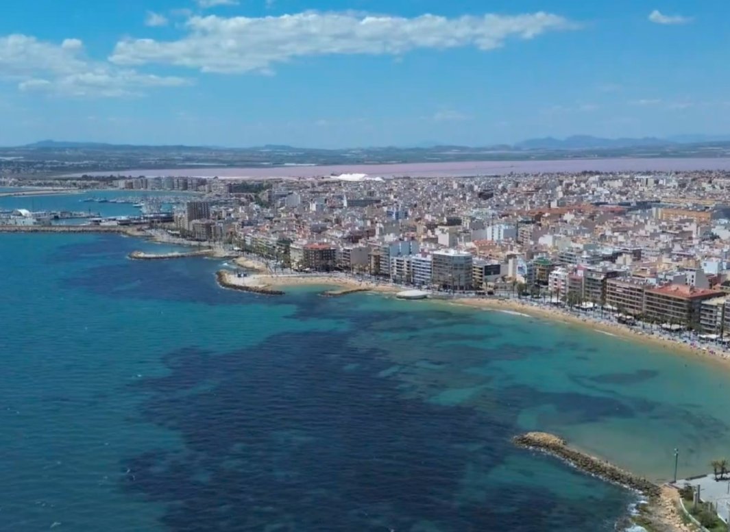 Resale - Apartment  -
Torrevieja - Playa del Cura