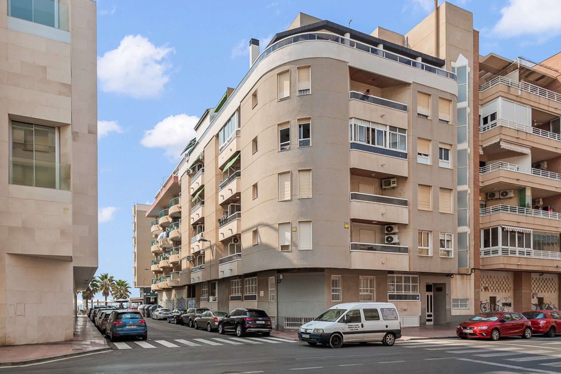 Resale - Apartment  -
Torrevieja - Playa del Cura