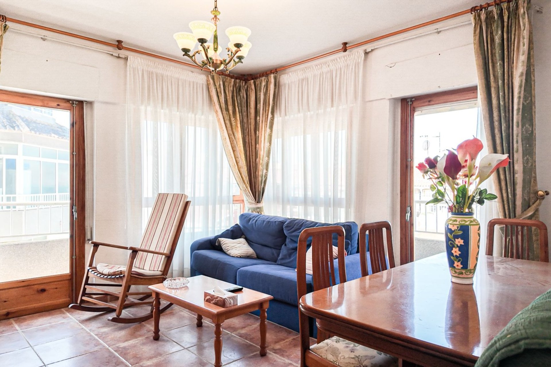 Resale - Apartment  -
Torrevieja - Playa Los Naufragos