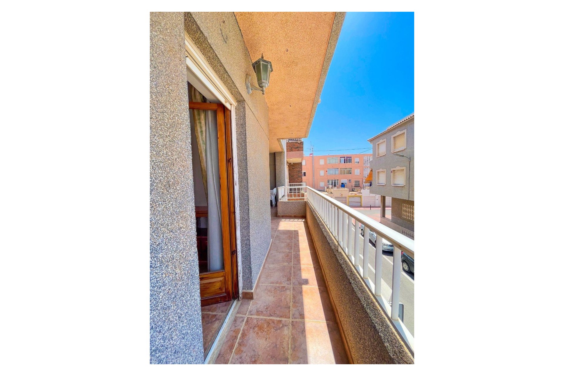 Resale - Apartment  -
Torrevieja - Playa Los Naufragos