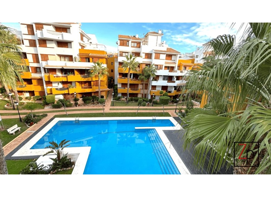 Resale - Apartment  -
Torrevieja - Punta Prima