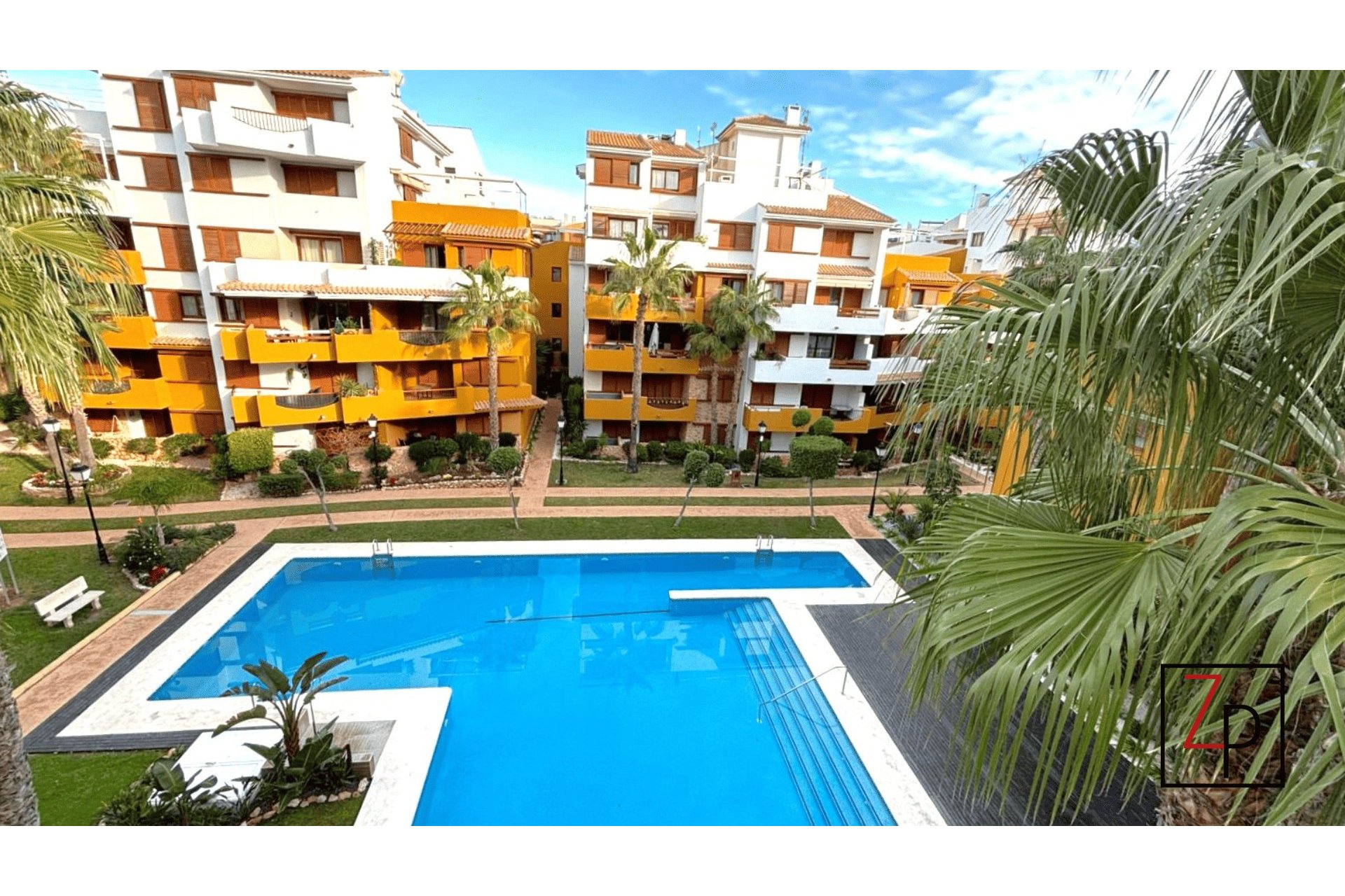 Resale - Apartment  -
Torrevieja - Punta Prima