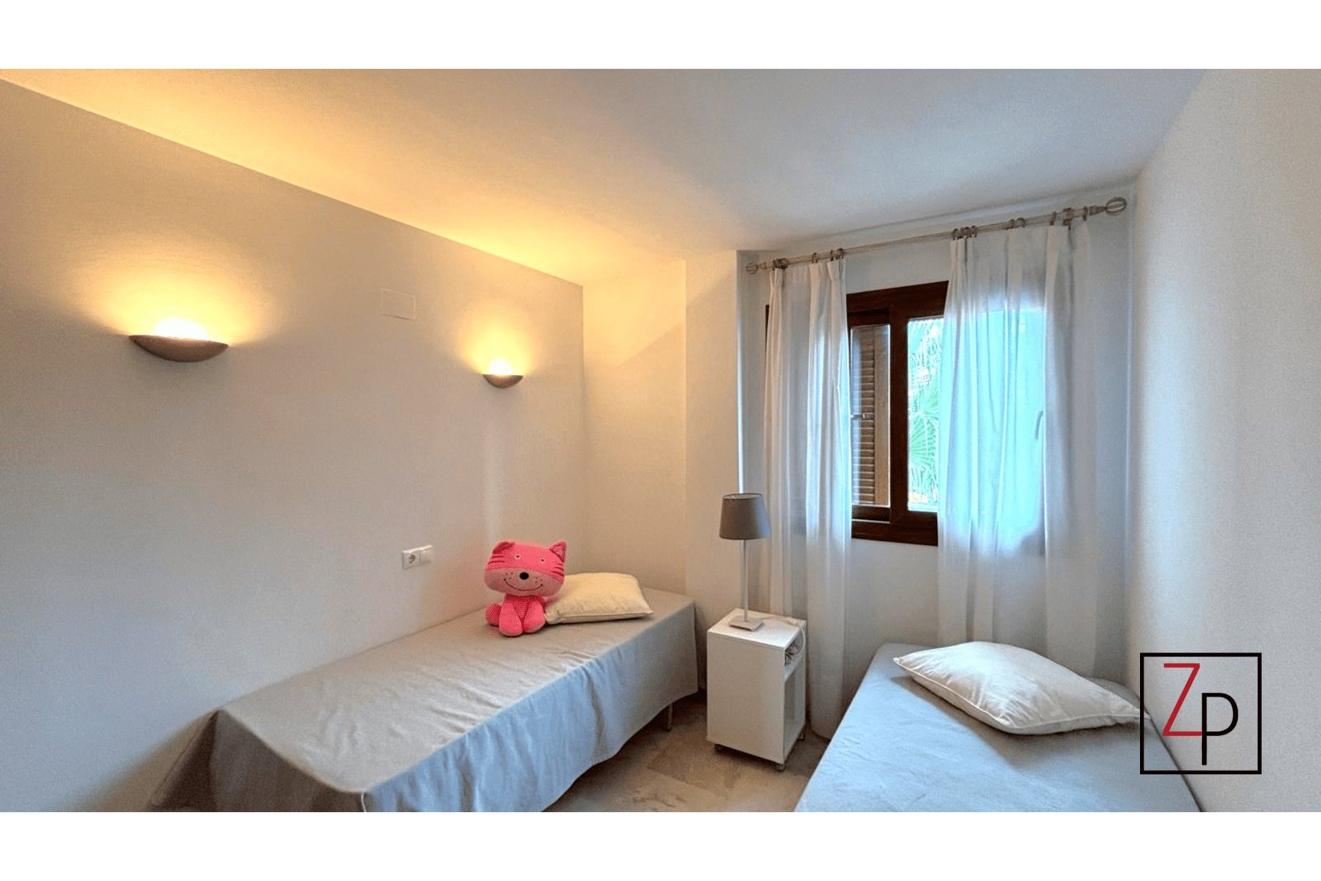 Resale - Apartment  -
Torrevieja - Punta Prima