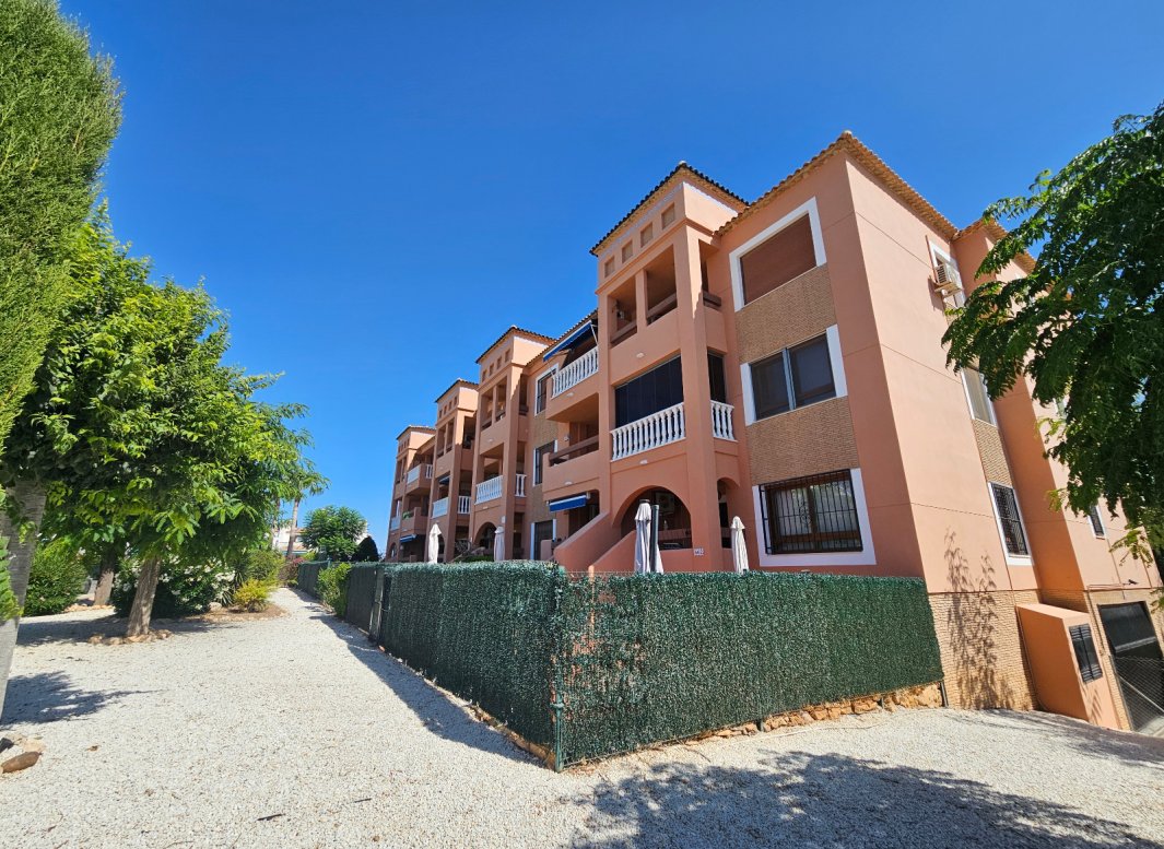 Resale - Apartment  -
Villamartín - PAU 8