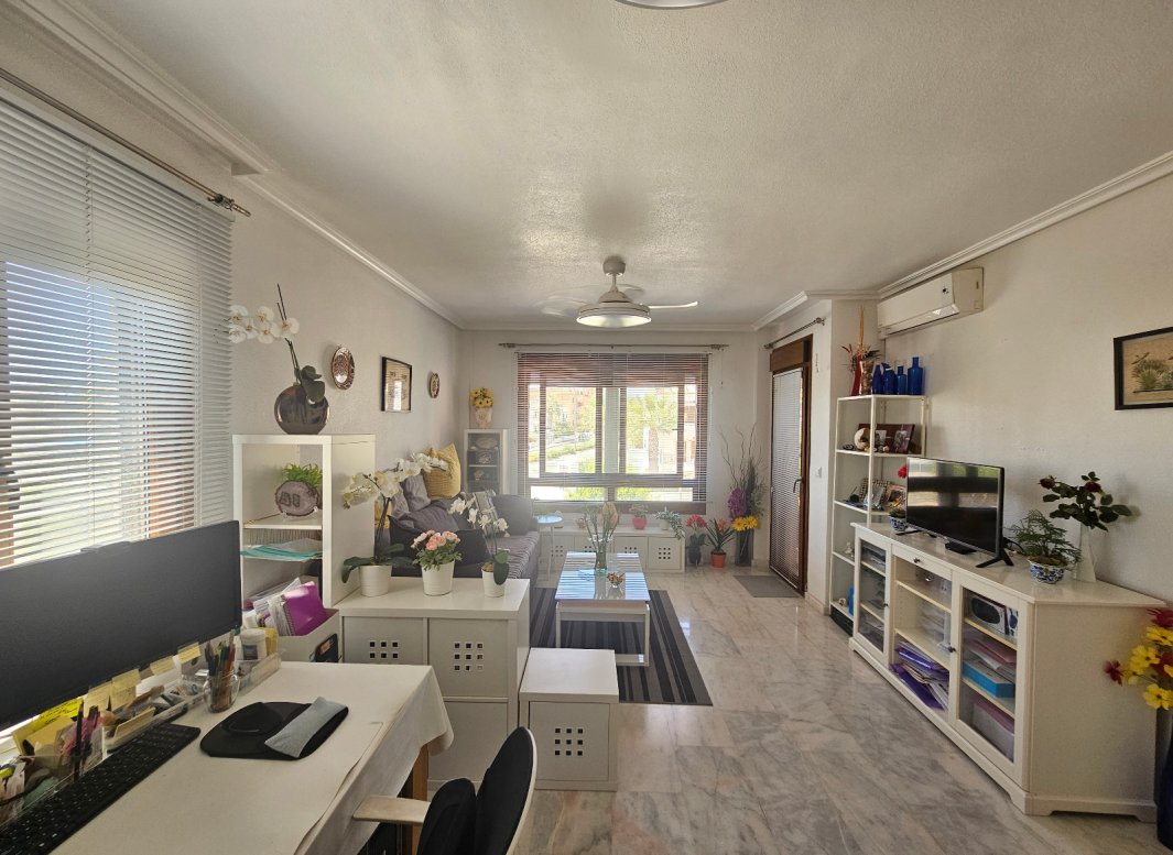 Resale - Apartment  -
Villamartín - PAU 8