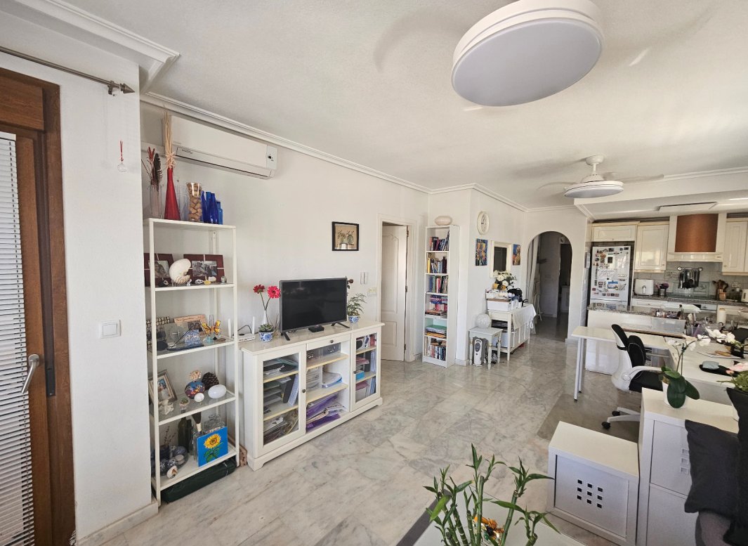 Resale - Apartment  -
Villamartín - PAU 8