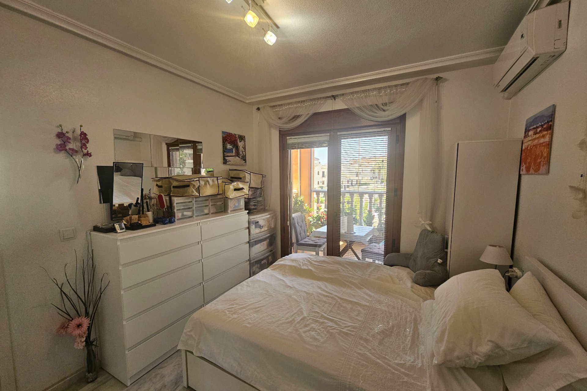 Resale - Apartment  -
Villamartín - PAU 8