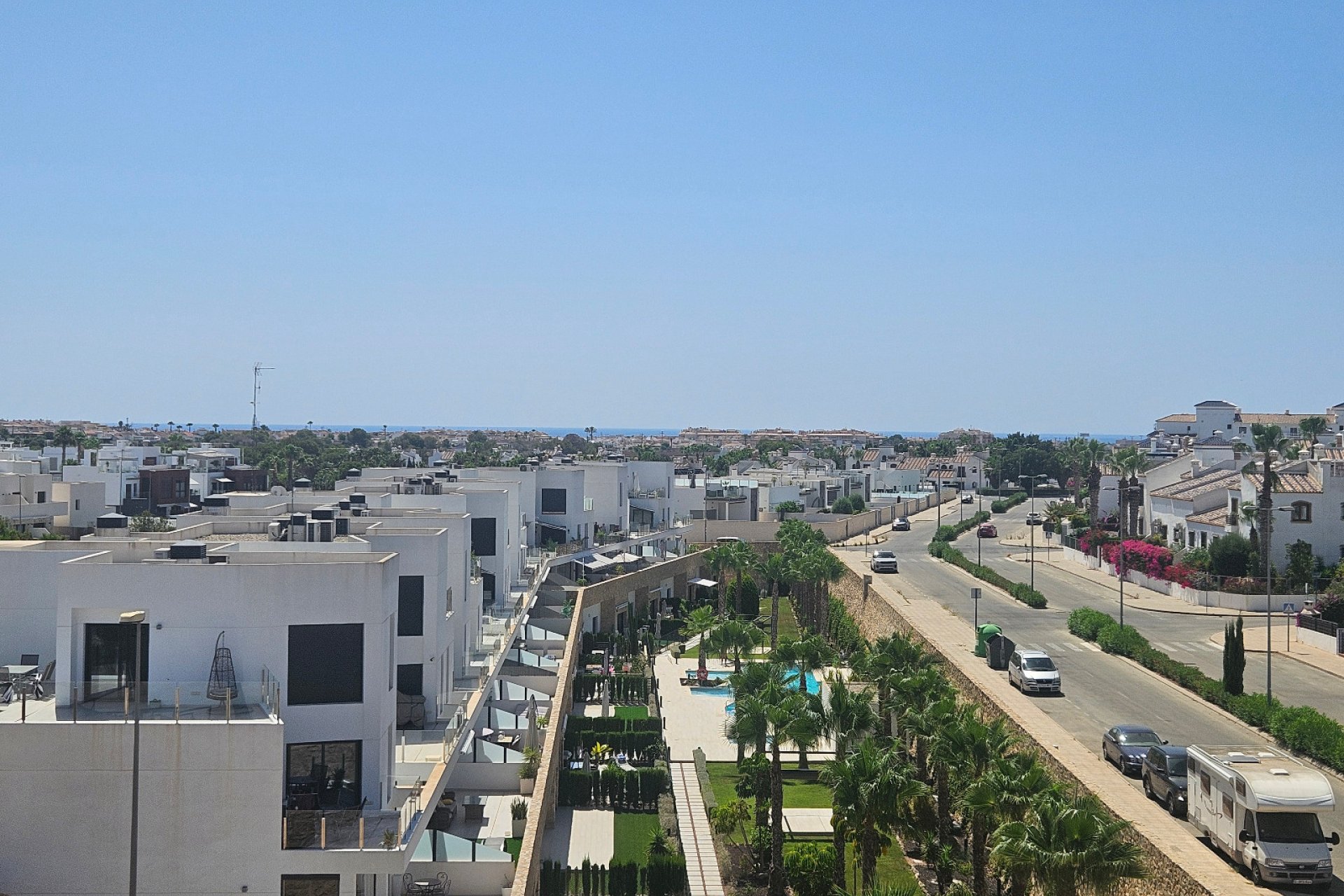 Resale - Apartment  -
Villamartín - PAU 8