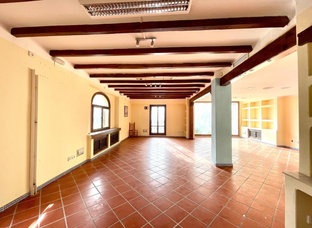 Resale - Commercial -
Torrevieja - Playa Los Locos