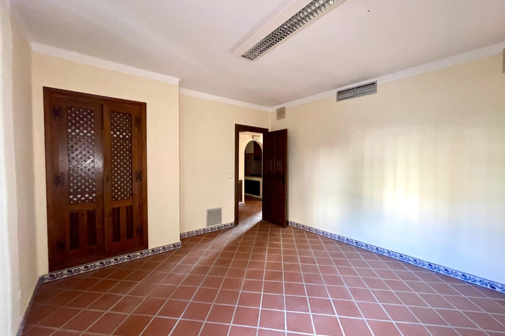 Resale - Commercial -
Torrevieja - Playa Los Locos