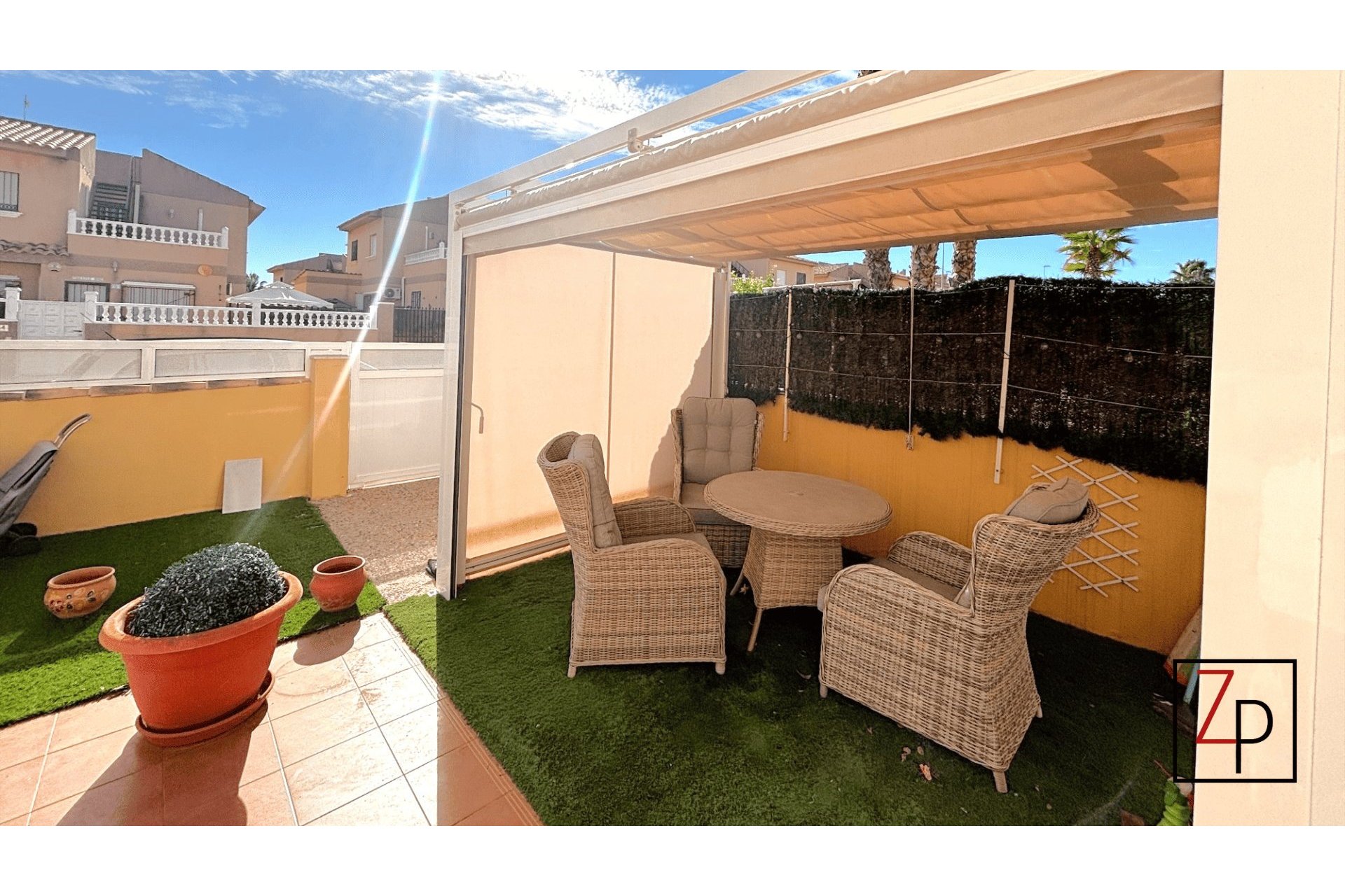 Resale - Quad House -
Villamartín - PAU 8