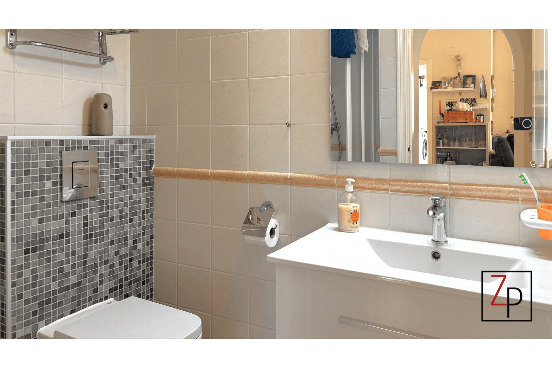 Resale - Quad House -
Villamartín - PAU 8