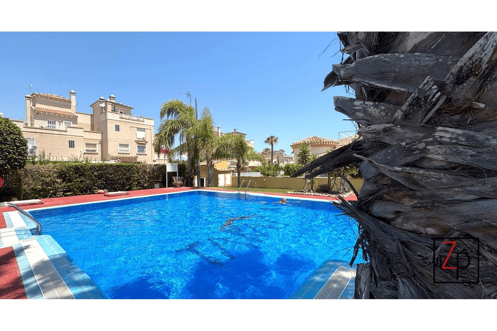 Resale - Quad House -
Villamartín - PAU 8