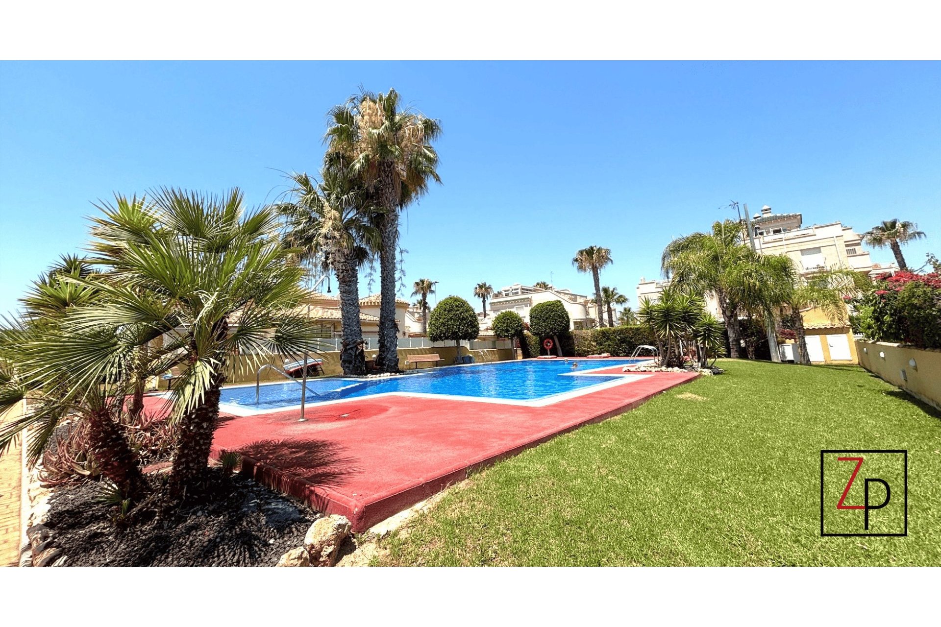 Resale - Quad House -
Villamartín - PAU 8
