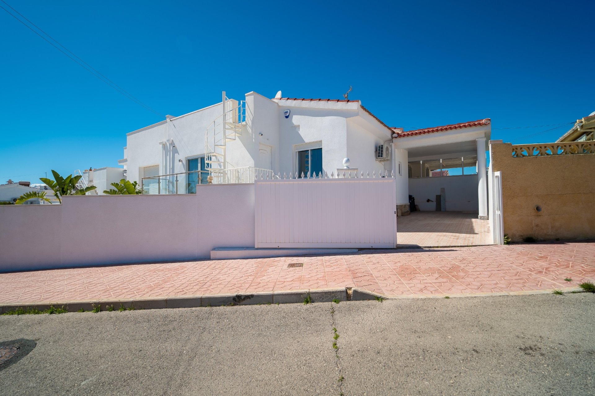 Resale - Townhouse -
Ciudad Quesada - town