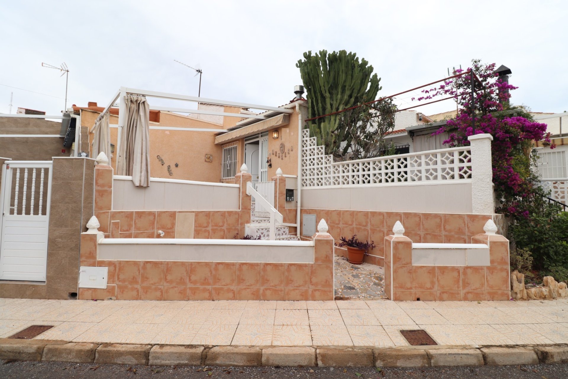 Resale - Townhouse -
Guardamar del Segura - El Moncayo