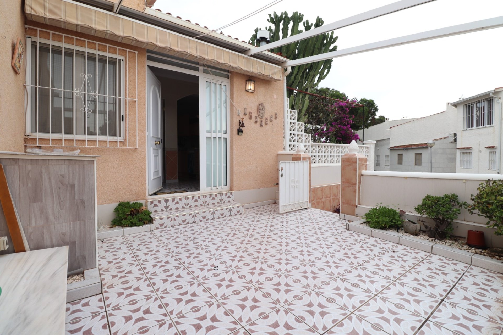 Resale - Townhouse -
Guardamar del Segura - El Moncayo