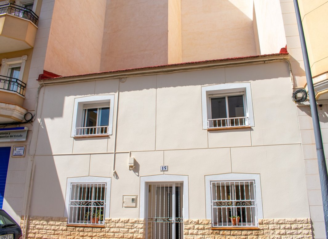 Resale - Townhouse -
Guardamar del Segura