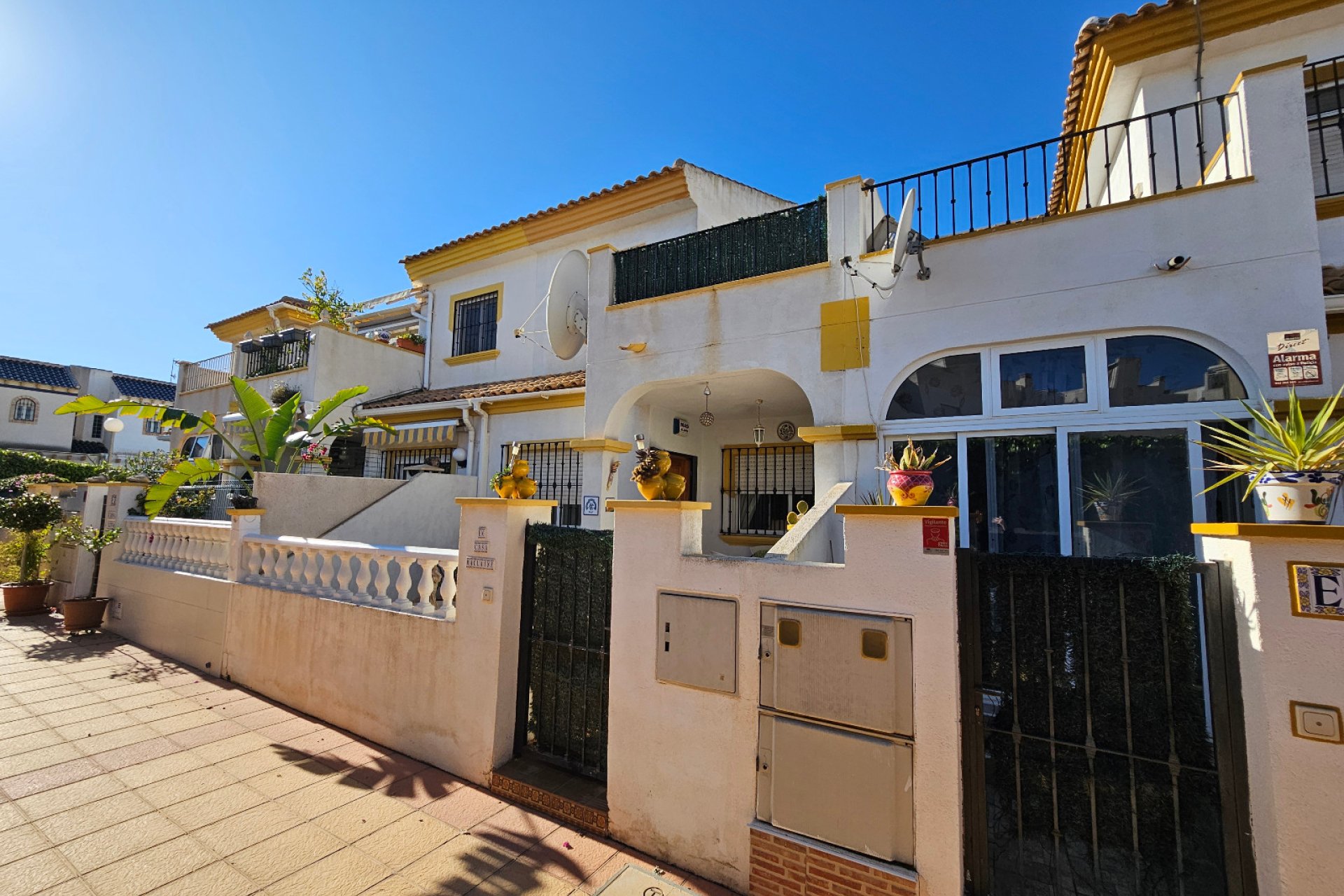 Resale - Townhouse -
Los Altos - Laderas Del Sol