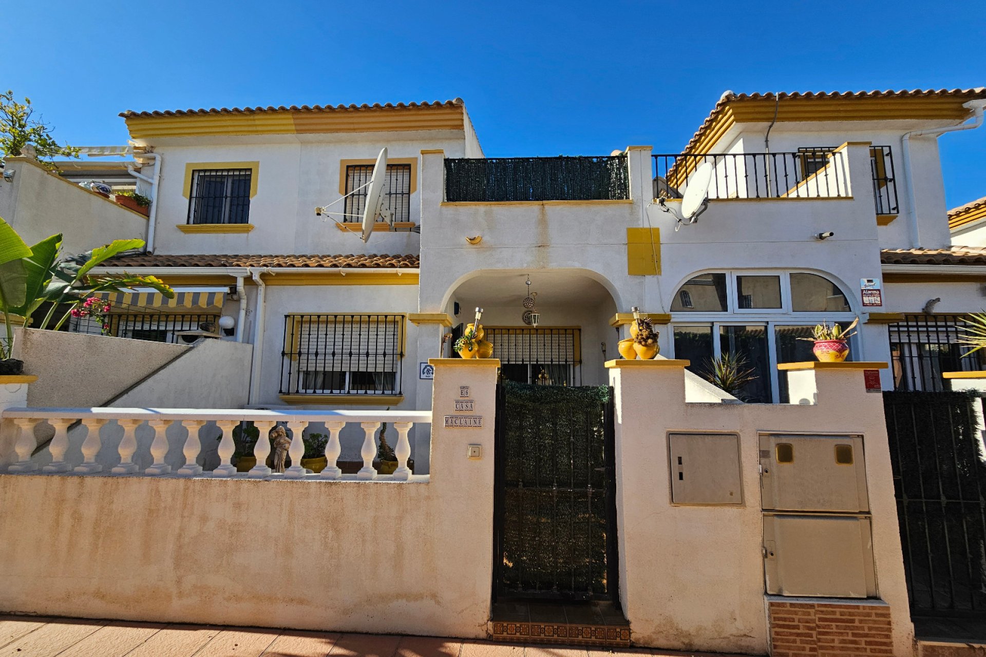 Resale - Townhouse -
Los Altos - Laderas Del Sol