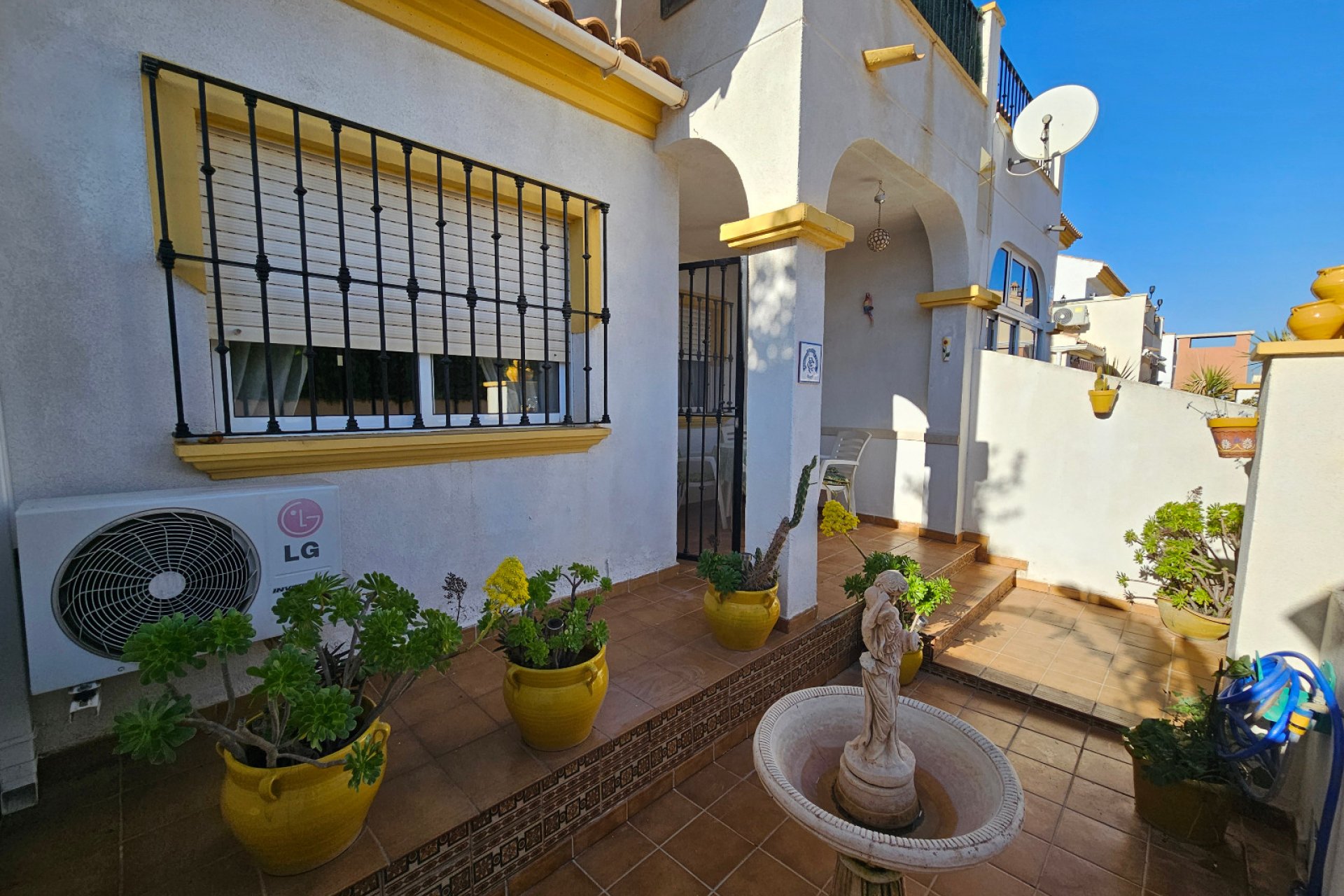 Resale - Townhouse -
Los Altos - Laderas Del Sol