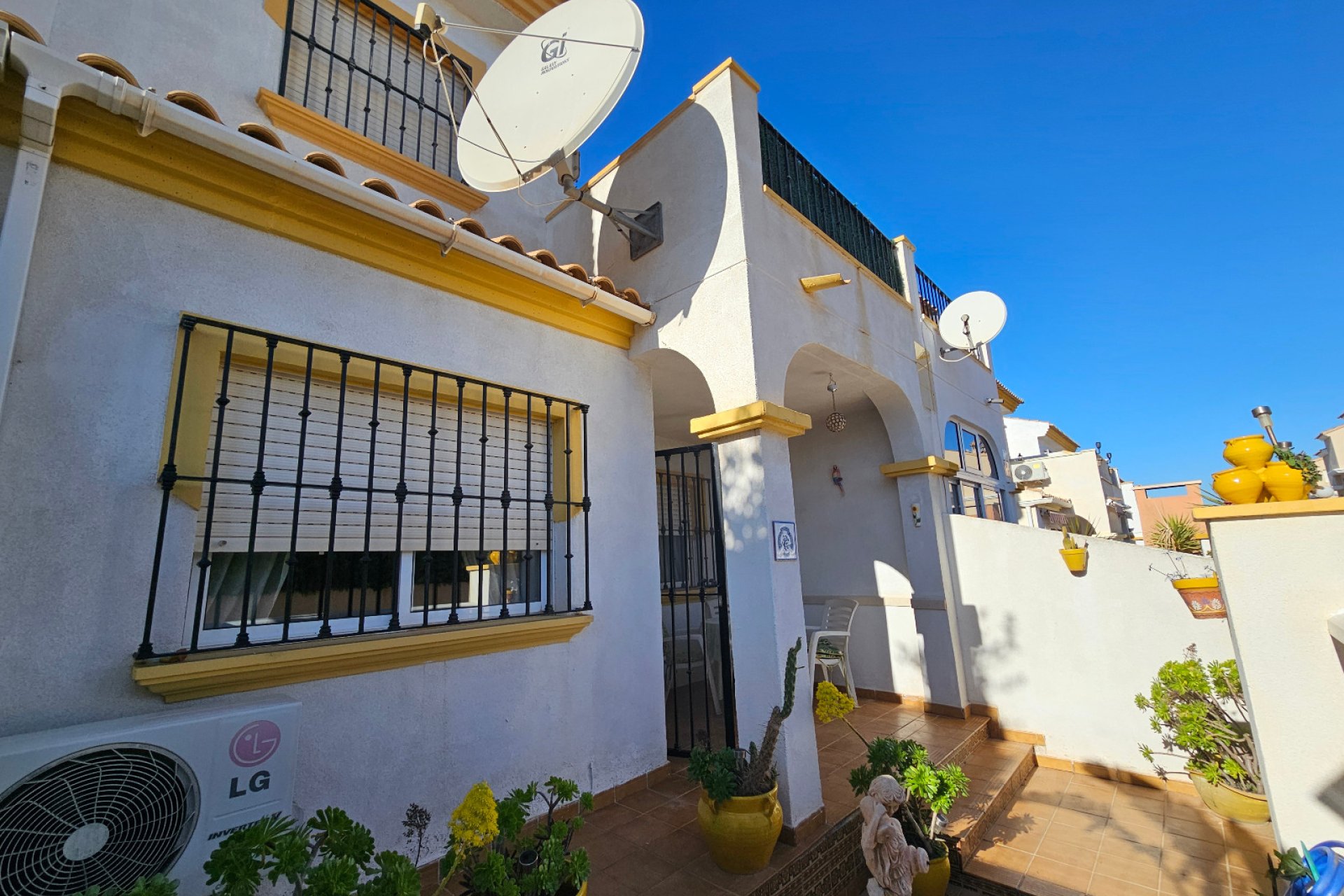 Resale - Townhouse -
Los Altos - Laderas Del Sol