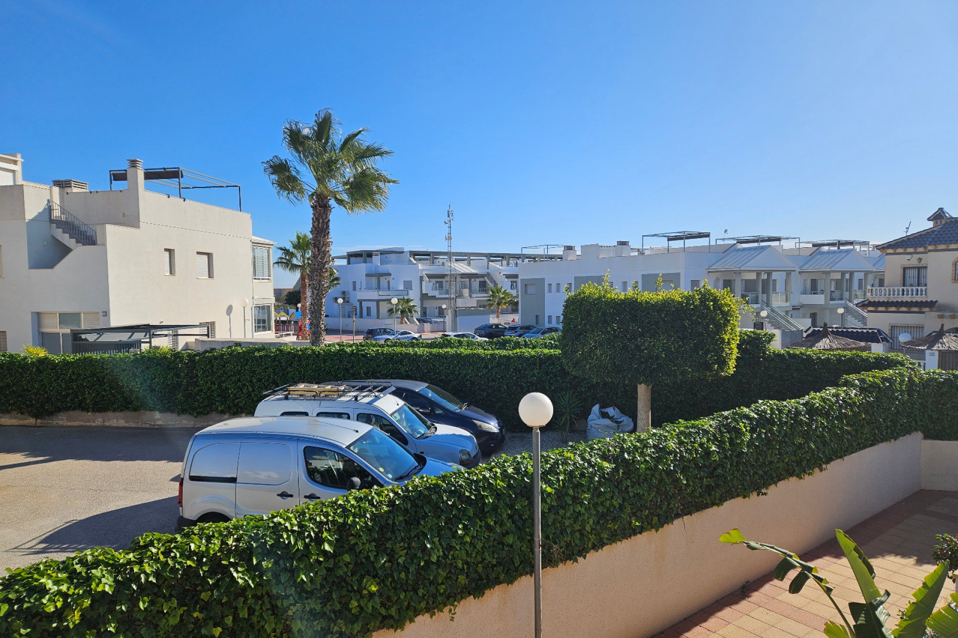 Resale - Townhouse -
Los Altos - Laderas Del Sol