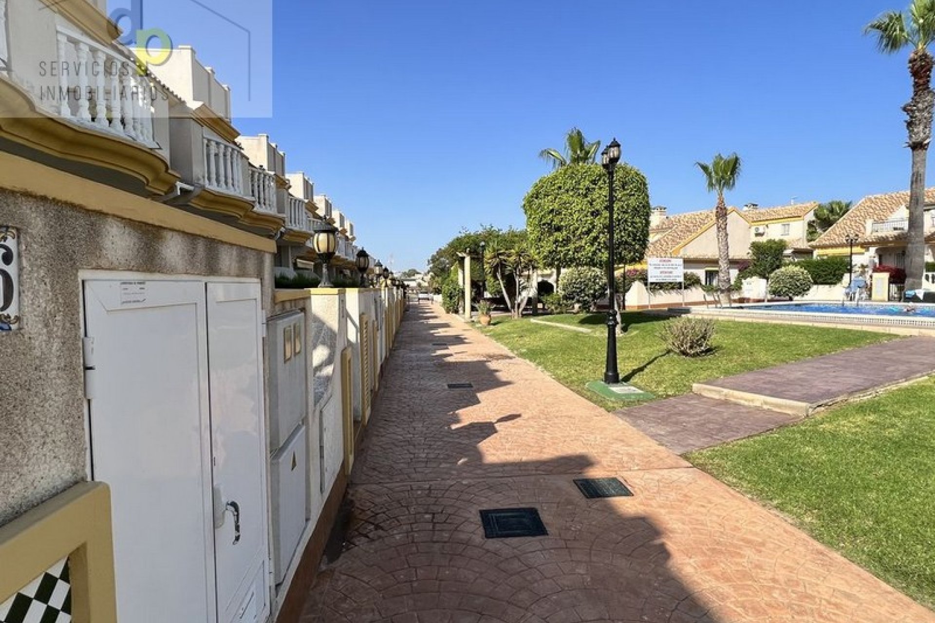 Resale - Townhouse -
Orihuela Costa - La Regia