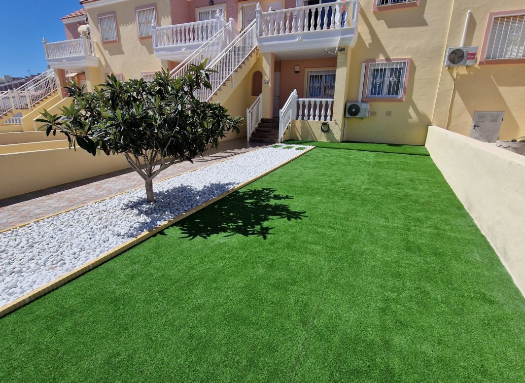 Resale - Townhouse -
Orihuela Costa - Villamartín