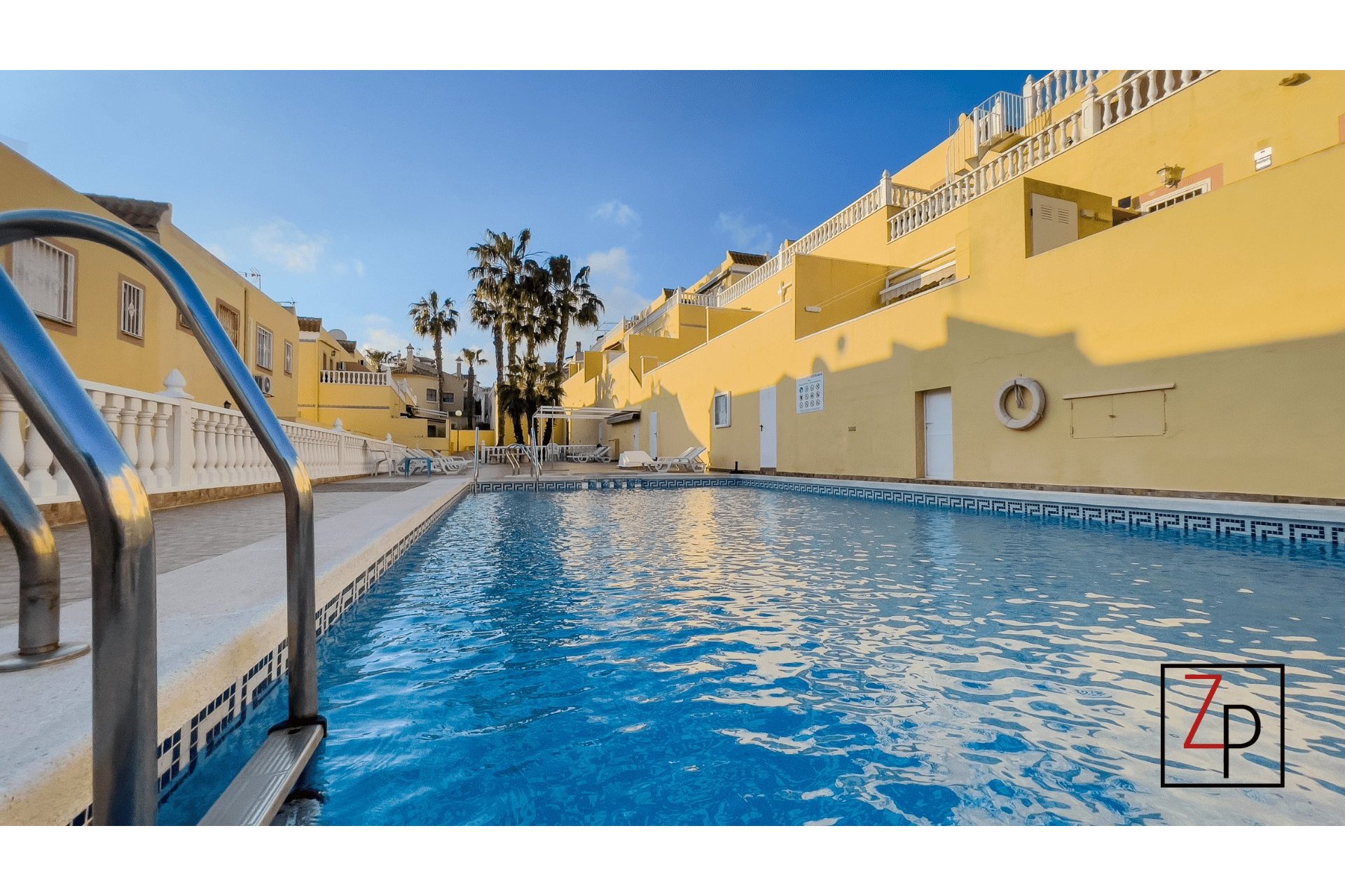 Resale - Townhouse -
San Miguel de Salinas - Blue Lagoon