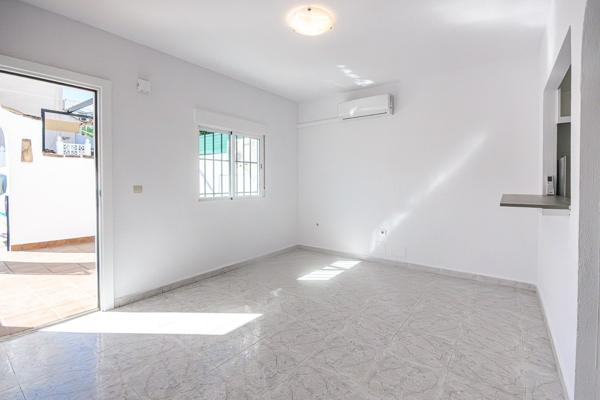 Resale - Townhouse -
San Miguel de Salinas