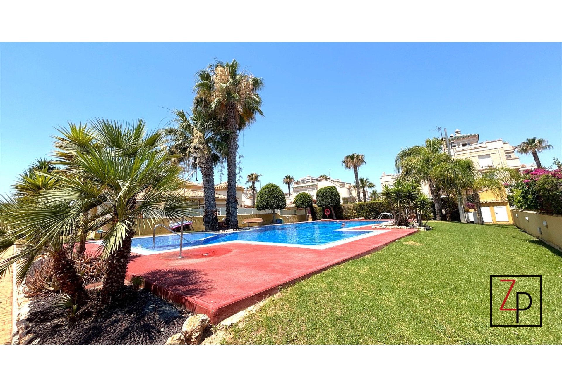 Resale - Townhouse -
Villamartín - PAU 8