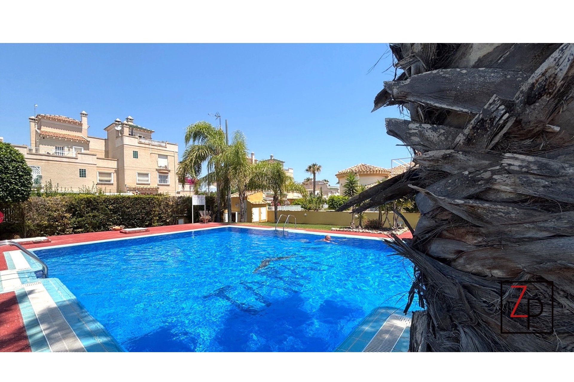 Resale - Townhouse -
Villamartín - PAU 8