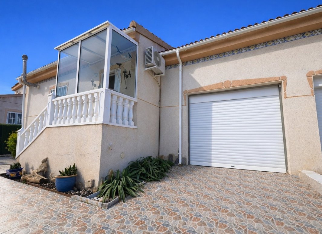 Resale - Villa -
3409 - La finca Golf