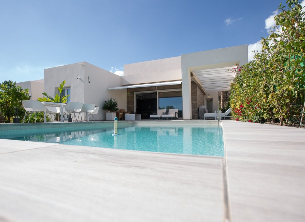 Resale - Villa -
3409 - La finca Golf